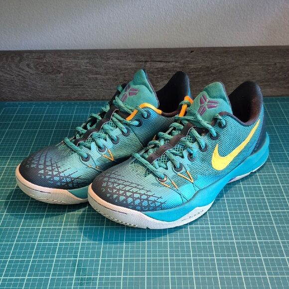 Nike Zoom Flywire Size 7.5 Womens - Picture 1 of 10